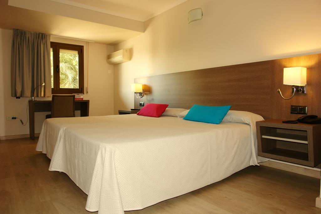 Hotel Avenida Plaza Alzira Cameră foto