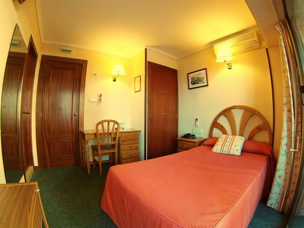 Hotel Avenida Plaza Alzira Exterior foto