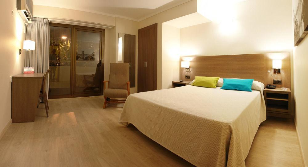 Hotel Avenida Plaza Alzira Exterior foto